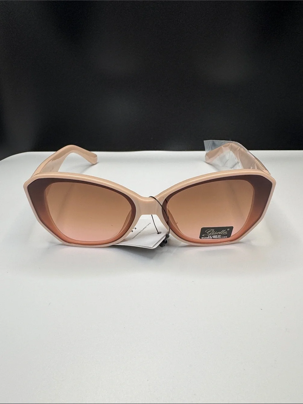 Stylish Blush Pink Cat-Eye Sunglasses - UV Protection